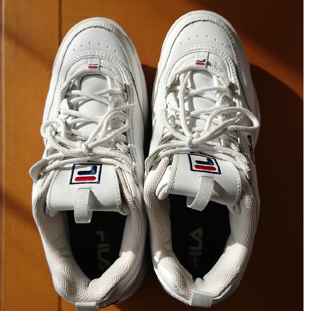 FILA(フィラ)の値下げ 美品⭐FILA⭐スニーカー⭐26cm レディースの靴/シューズ(スニーカー)の商品写真