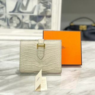 エルメス(Hermes)のZ刻印　エルメス　ベアンコンパクト　アリゲーターマット　べトン　折り財布(財布)