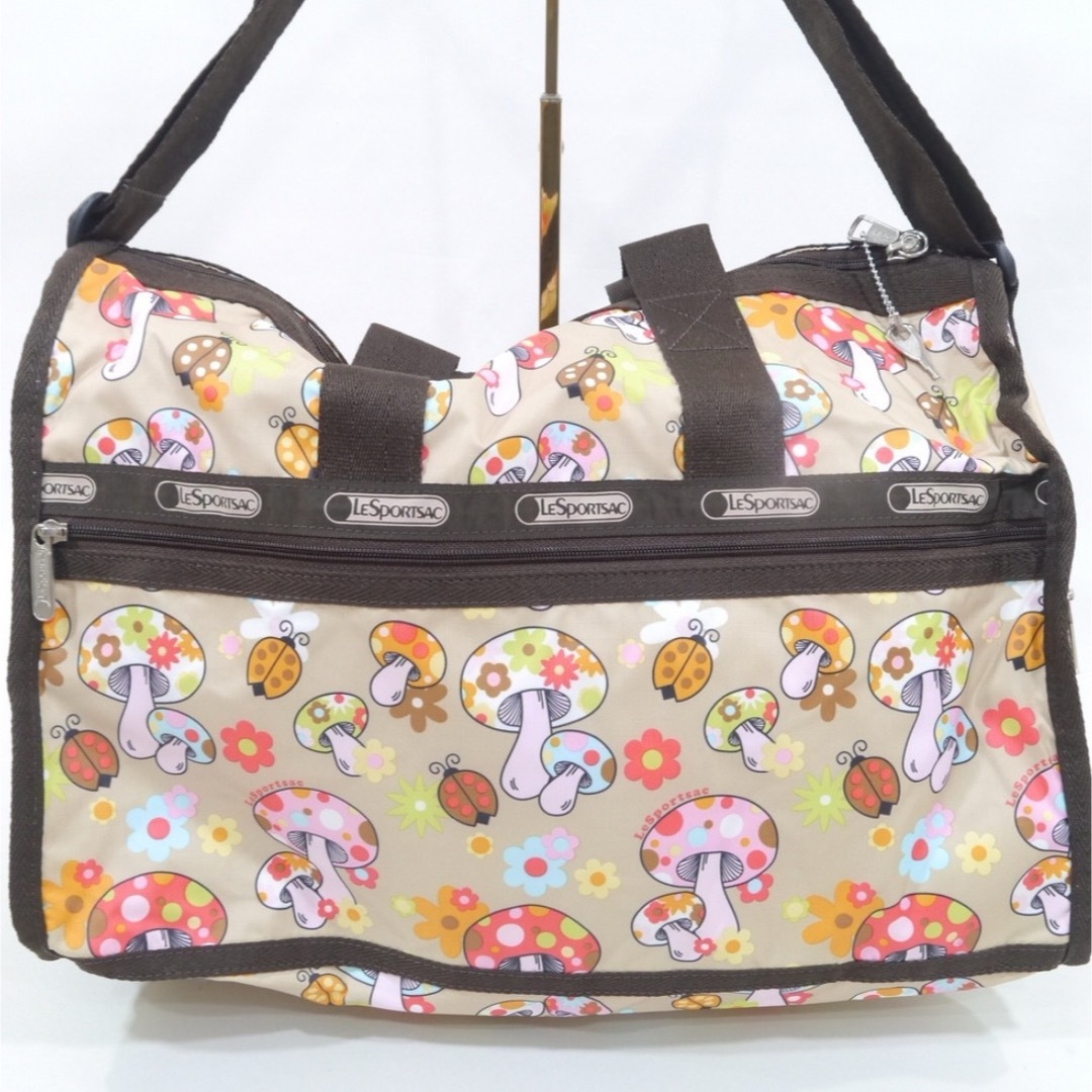 LeSportsac(レスポートサック)の新品●レスポートサック ボストンバッグMEDIUM WEEKENDER きのこ柄 レディースのバッグ(ボストンバッグ)の商品写真