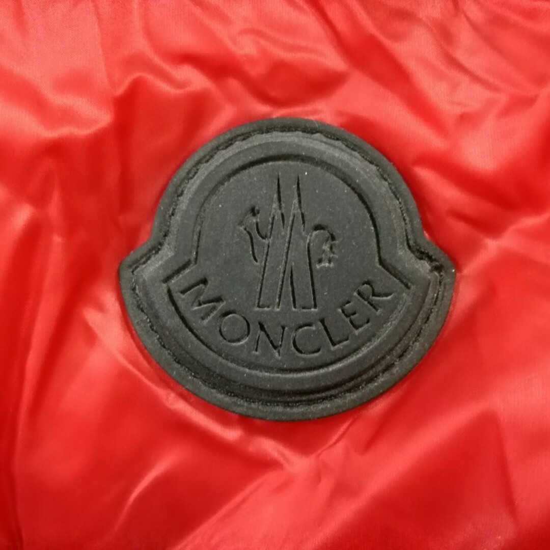 MONCLER(モンクレール)の美品 MONCLER モンクレール PROVINS プロヴァン ブラックワッペン メンズのジャケット/アウター(ダウンジャケット)の商品写真