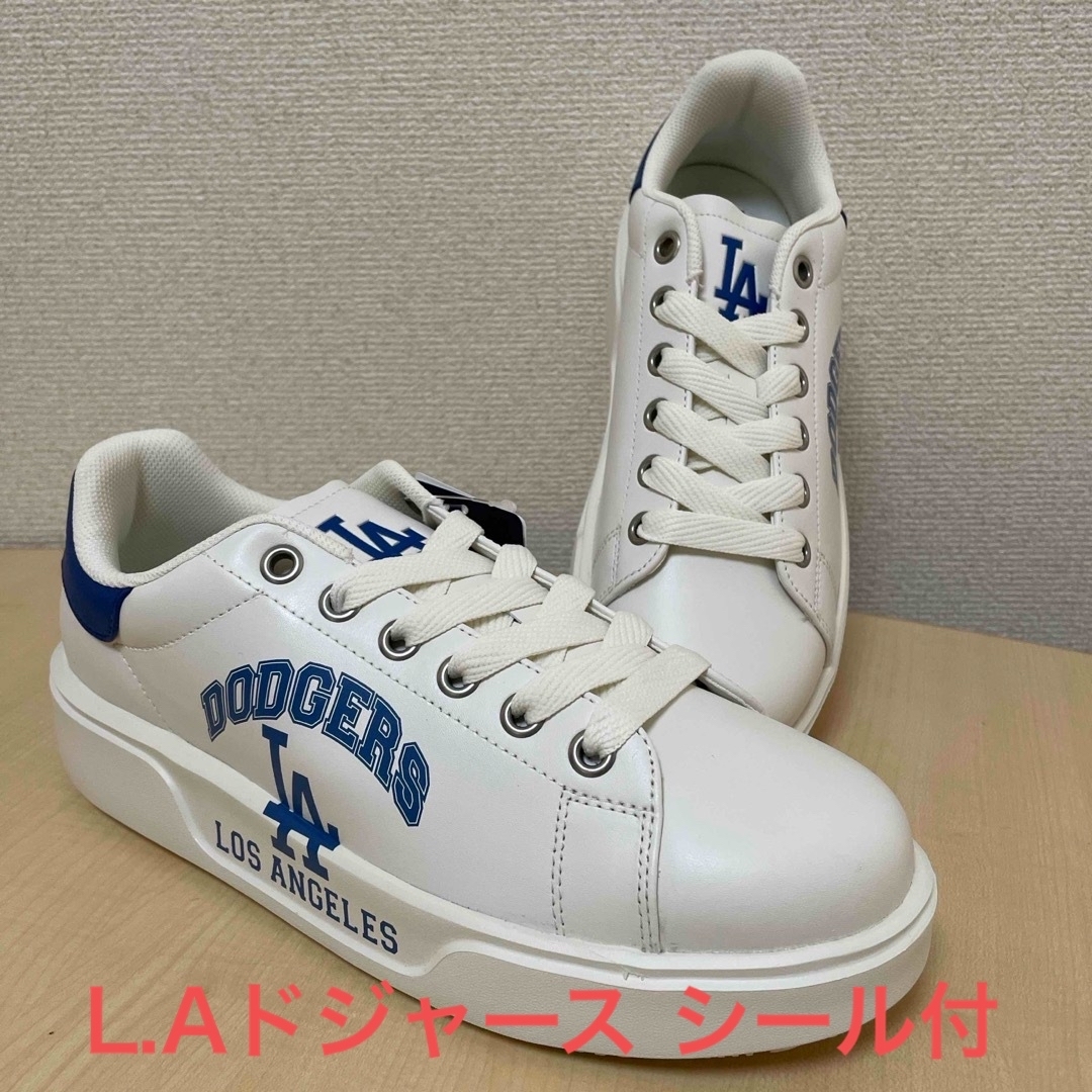 MLB(メジャーリーグベースボール)の最終値❗️MLB LOS ANGELES DODGERS スニーカー US9.5 メンズの靴/シューズ(スニーカー)の商品写真