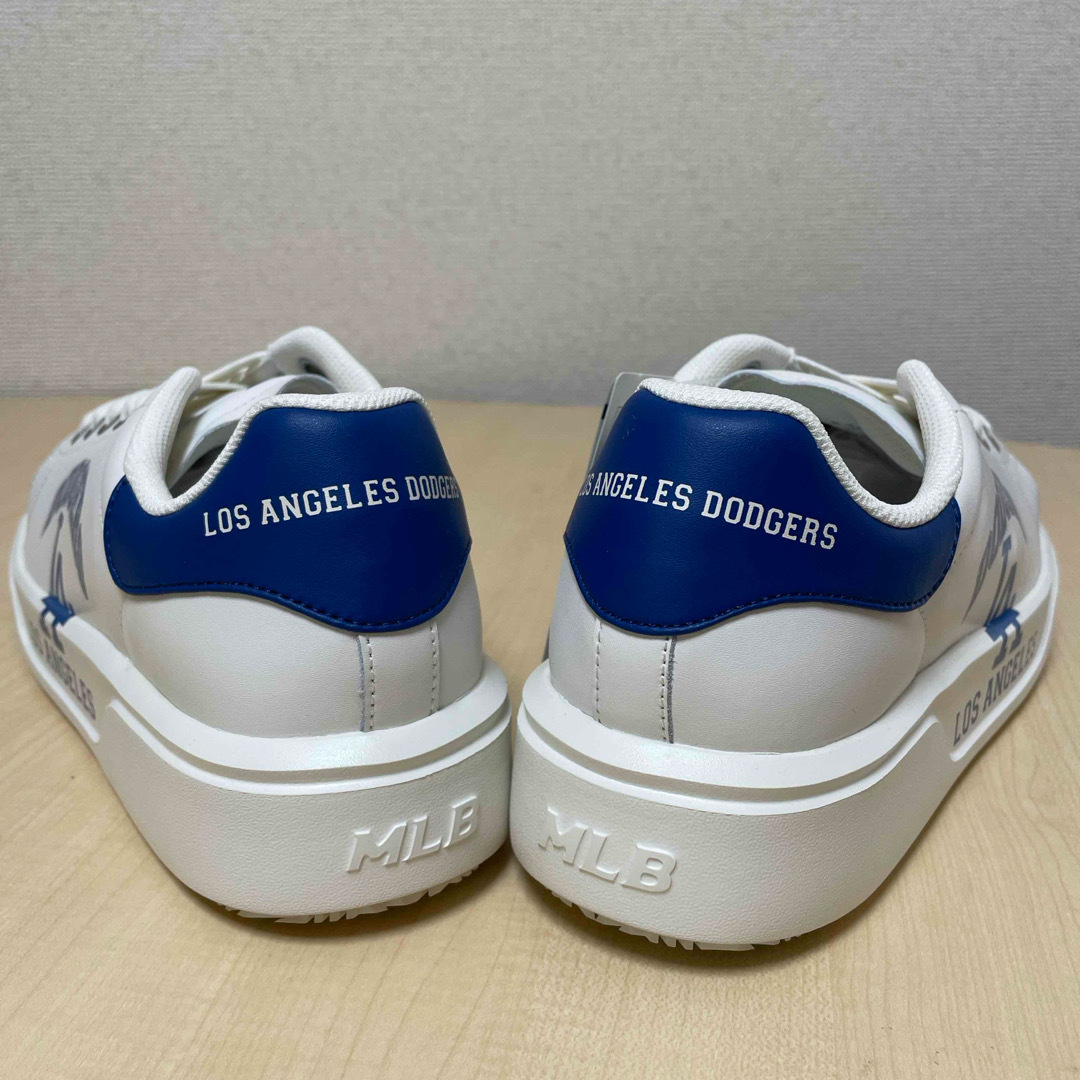 MLB(メジャーリーグベースボール)の最終値❗️MLB LOS ANGELES DODGERS スニーカー US9.5 メンズの靴/シューズ(スニーカー)の商品写真