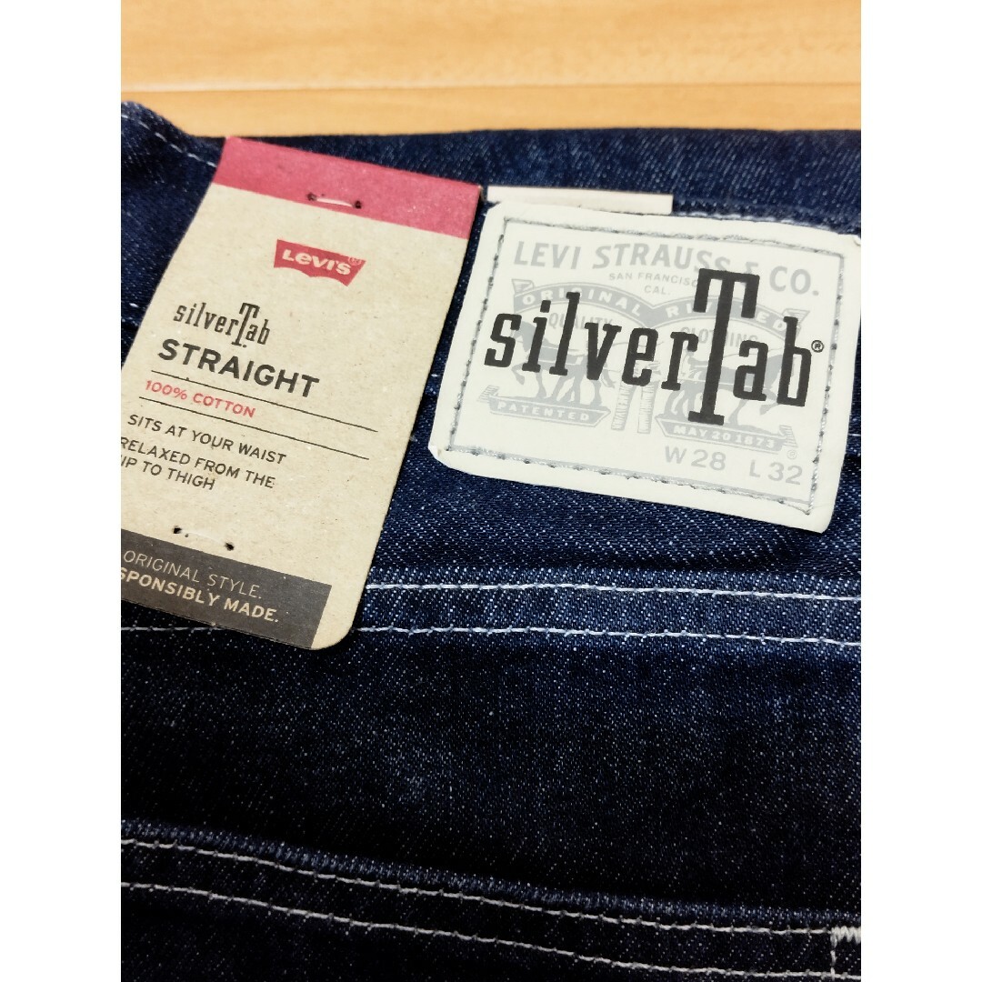 Levis SILVERTAB ストレートデニム　定価13,200円　新品タグ付 メンズのパンツ(デニム/ジーンズ)の商品写真