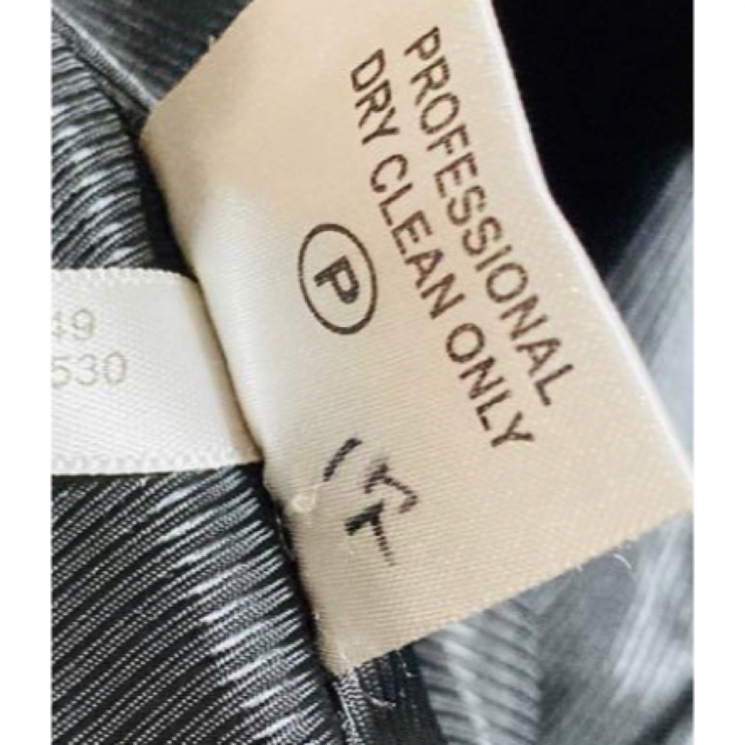 Calvin Klein(カルバンクライン)の匿名　カルバンクライン　ウール　ポンチョ　ケープコート　S／M  黒　ブラック レディースのジャケット/アウター(ポンチョ)の商品写真
