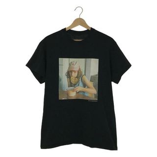 ジャーナルスタンダード(JOURNAL STANDARD)のJOURNAL STANDARD / ジャーナルスタンダード | × STELLA DONNELLY フォトプリントTシャツ | M | ブラック | レディース(Tシャツ(半袖/袖なし))