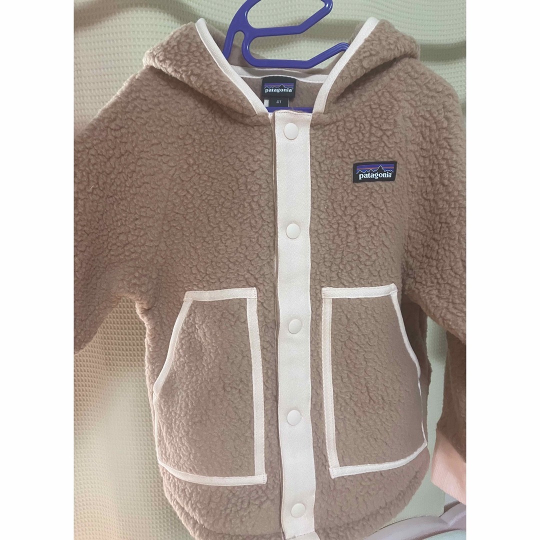 patagonia(パタゴニア)のパタゴニア　フリースジャケット　新品未使用 キッズ/ベビー/マタニティのキッズ服女の子用(90cm~)(ジャケット/上着)の商品写真