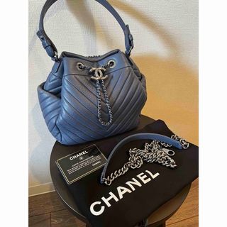 シャネル(CHANEL)のシャネル/CHANELシェブロン 2way ショルダーバッグ 巾着 ネイビー(ショルダーバッグ)