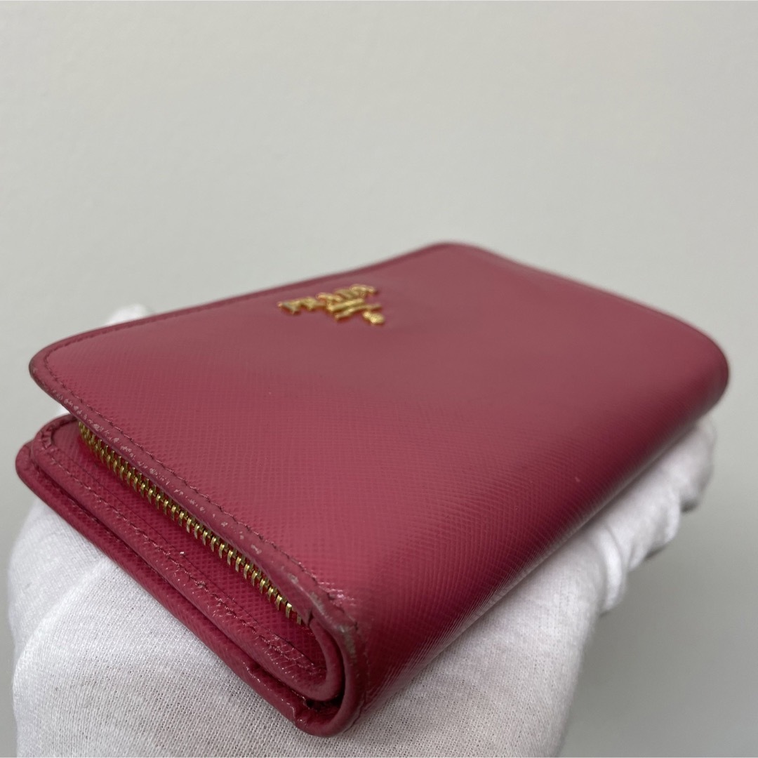 PRADA(プラダ)のPRADA  プラダ　財布　パープル色 レディースのファッション小物(財布)の商品写真