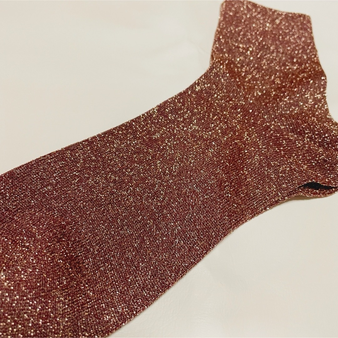 靴下屋(クツシタヤ)の靴下屋　Tabio タビオ　赤茶　レッドブラウン　キラキラ　靴下　ソックス レディースのレッグウェア(ソックス)の商品写真