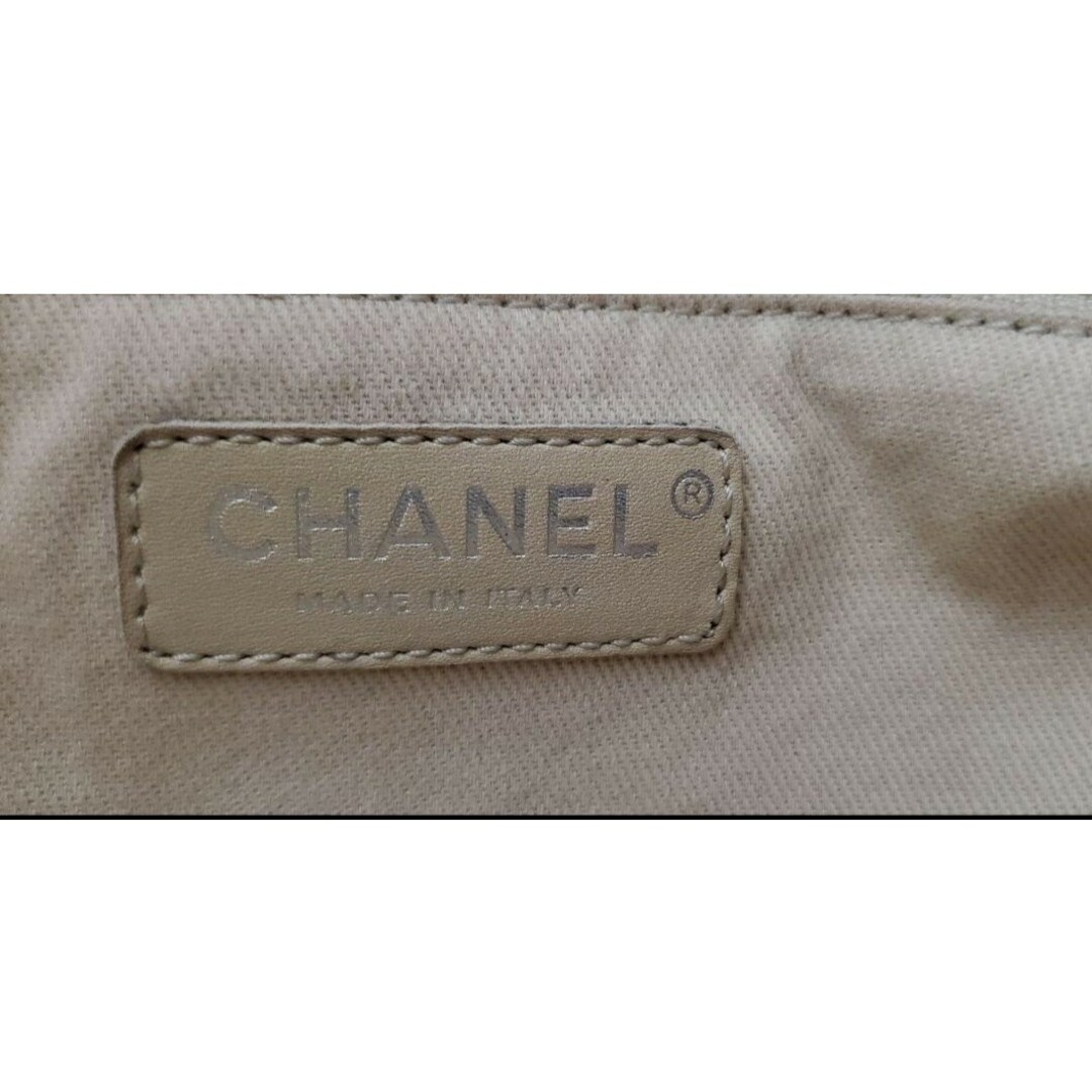 CHANEL(シャネル)のシャネル トートバッグ [CHANEL Tote Bag] レッド レディースのバッグ(トートバッグ)の商品写真