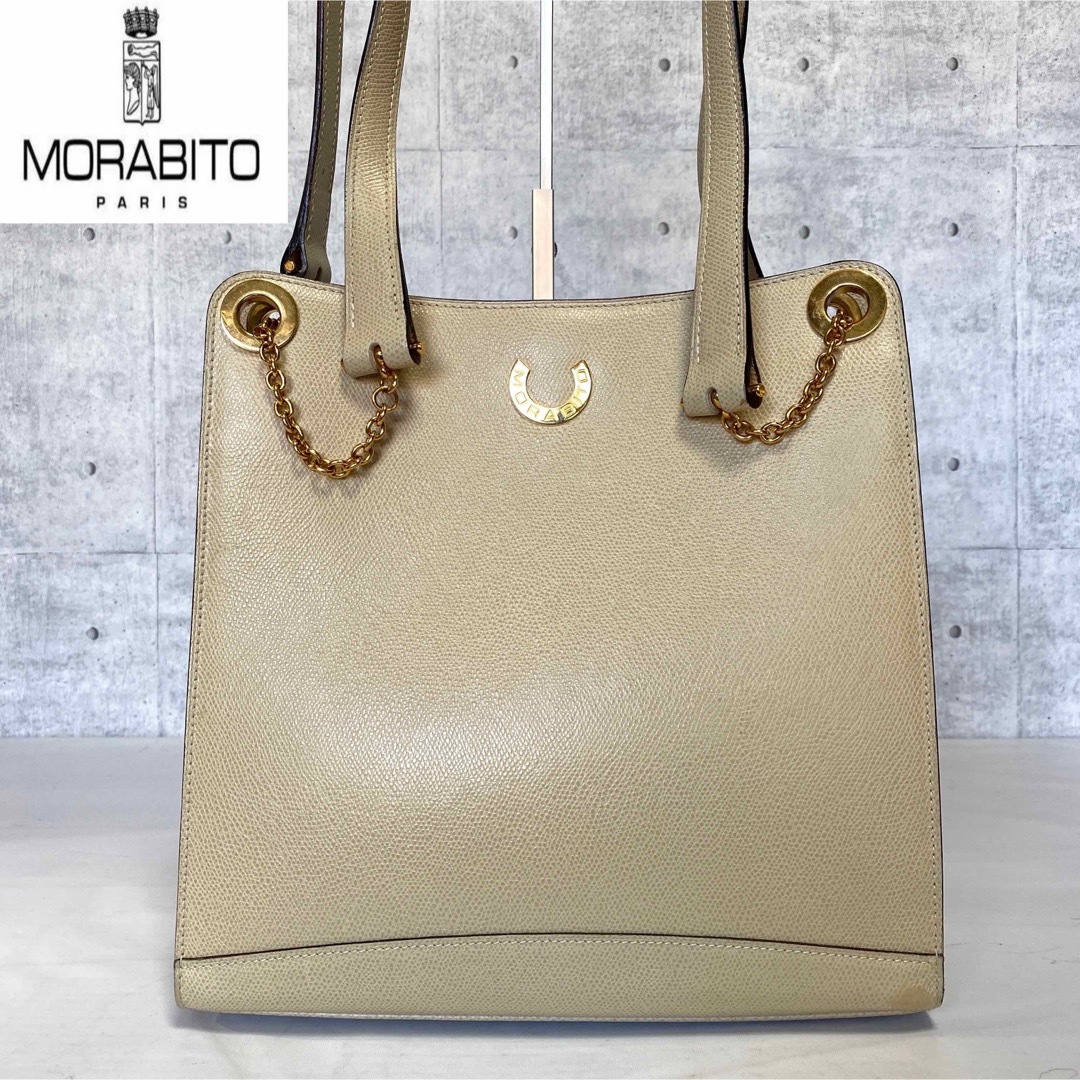 MORABITO】ベージュ ロゴ入り金具 ゴールドチェーン 肩掛け MORABITO】ベージュ ロゴ入り金具 ゴールドチェーン 肩掛け