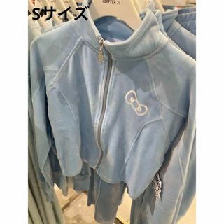 フォーエバートゥエンティーワン(FOREVER 21)の新品未使用★フォーエバー21 サンリオコラボ  ベロアジャージ Sサイズ(トレーナー/スウェット)