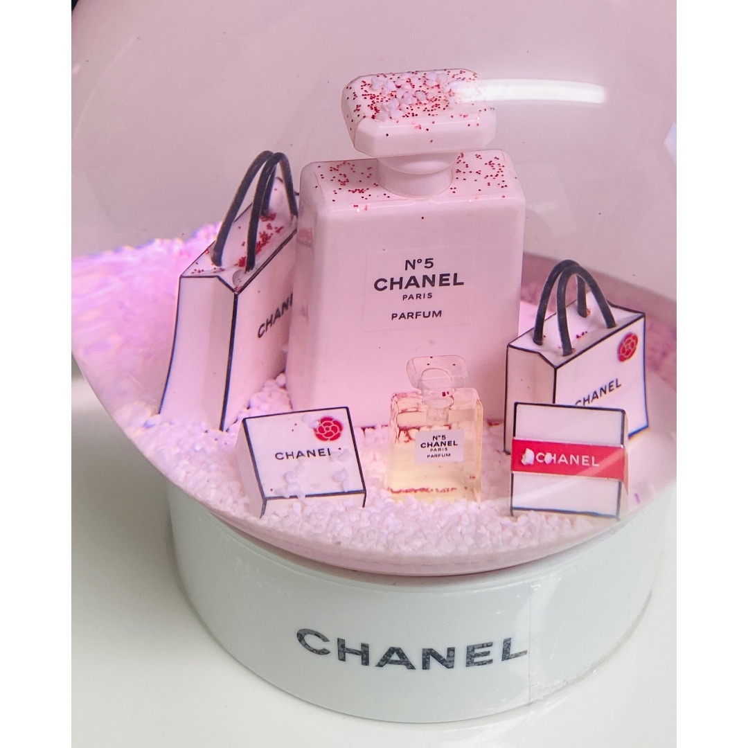 CHANEL(シャネル)のシャネルのスノードームです(❁ᴗ͈ˬᴗ͈) インテリア/住まい/日用品のインテリア小物(置物)の商品写真