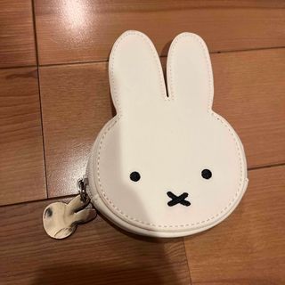 ミッフィー(miffy)のミッフィのミニポーチ未使用　スタジオクリップ(ポーチ)