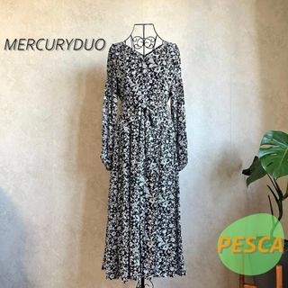 マーキュリーデュオ(MERCURYDUO)の【美品】マーキュリーデュオ　フラワーロングワンピース(ロングワンピース/マキシワンピース)