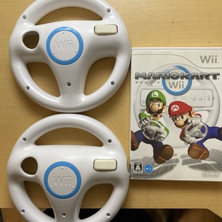 ウィー(Wii)のマリオカートWii ハンドル2個セット(家庭用ゲームソフト)