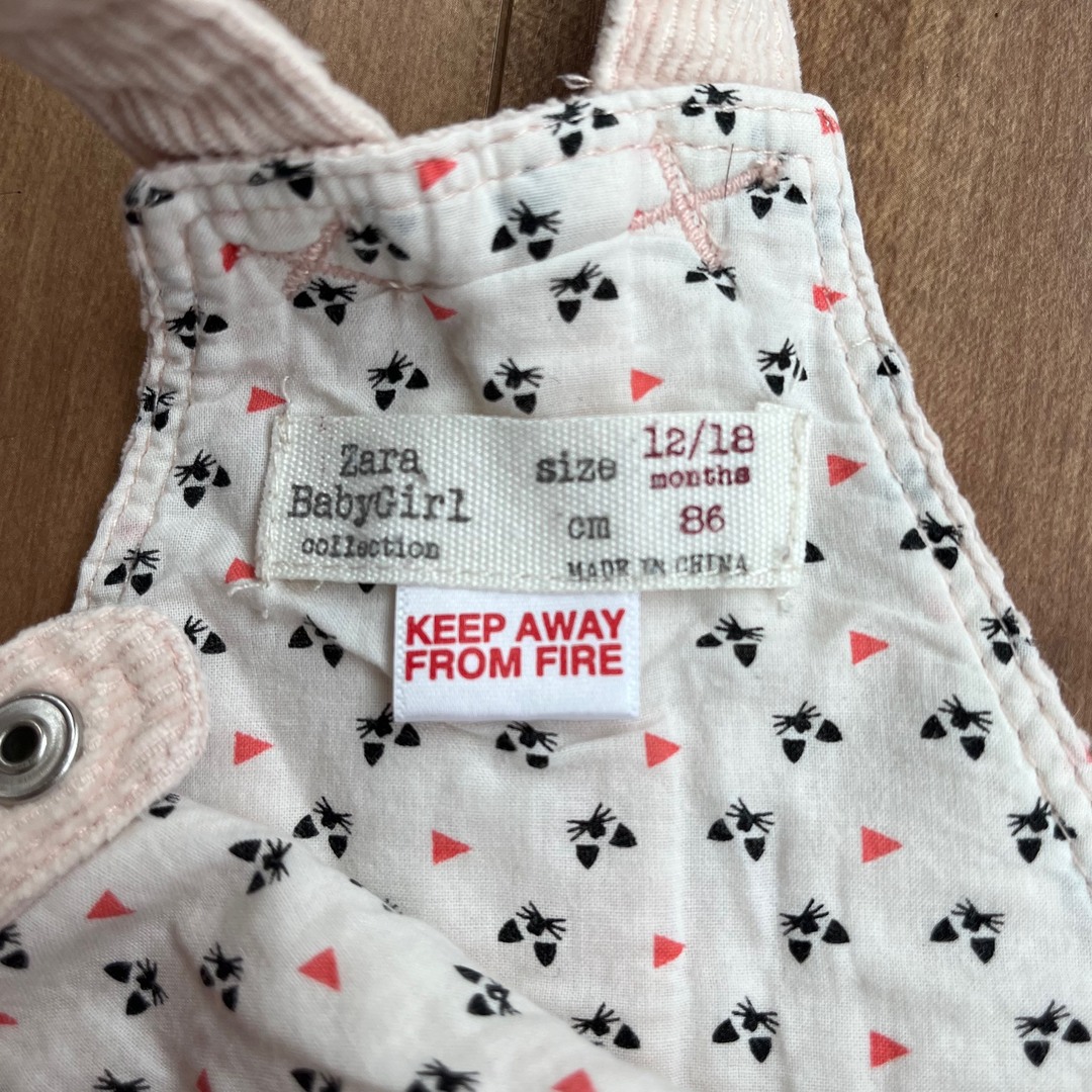 ZARA(ザラ)のzarababy ザラベビー　ザラベイビー　コーデュロイジャンパースカート　86 キッズ/ベビー/マタニティのベビー服(~85cm)(ワンピース)の商品写真