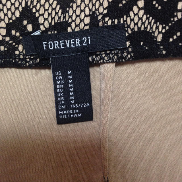 FOREVER 21(フォーエバートゥエンティーワン)の黒レース♡ミニスカート レディースのスカート(ミニスカート)の商品写真