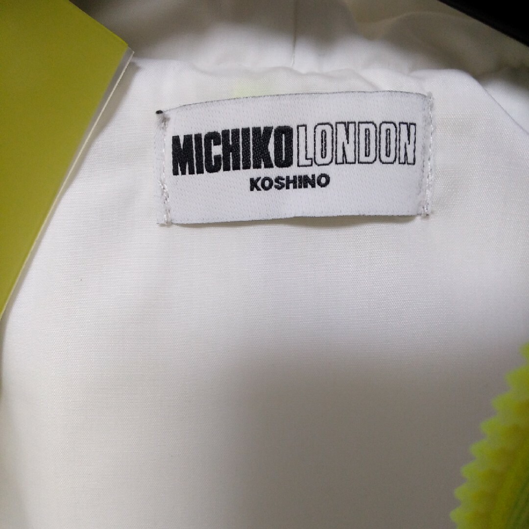 MICHIKO LONDON(ミチコロンドン)の特価☆ミチコロンドン☆ブルゾン　中綿　ゴルフ　スポーツ　ダウンジャケット レディースのジャケット/アウター(ブルゾン)の商品写真