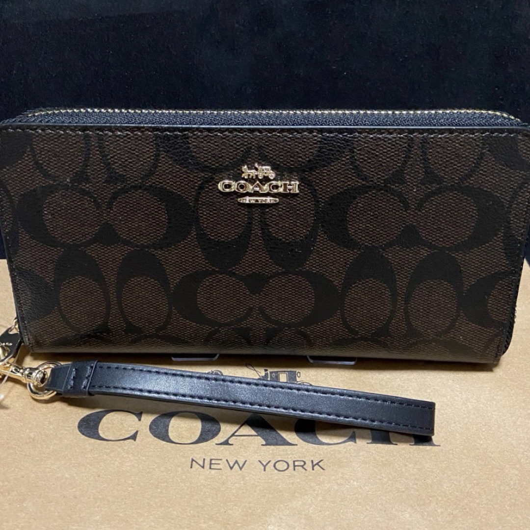 COACH(コーチ)のギフト対応　コーチ　人気のダークブラウン×ブラック　長財布　メンズレディス メンズのファッション小物(長財布)の商品写真