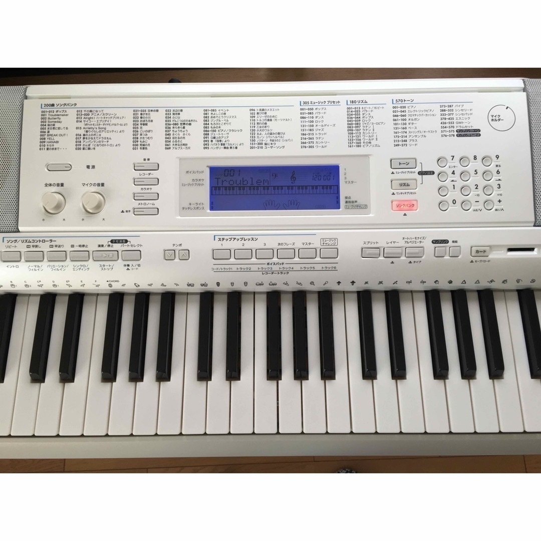 CASIO(カシオ)の【美品】CASIO☆電子キーボード　LK-208 楽器の鍵盤楽器(キーボード/シンセサイザー)の商品写真