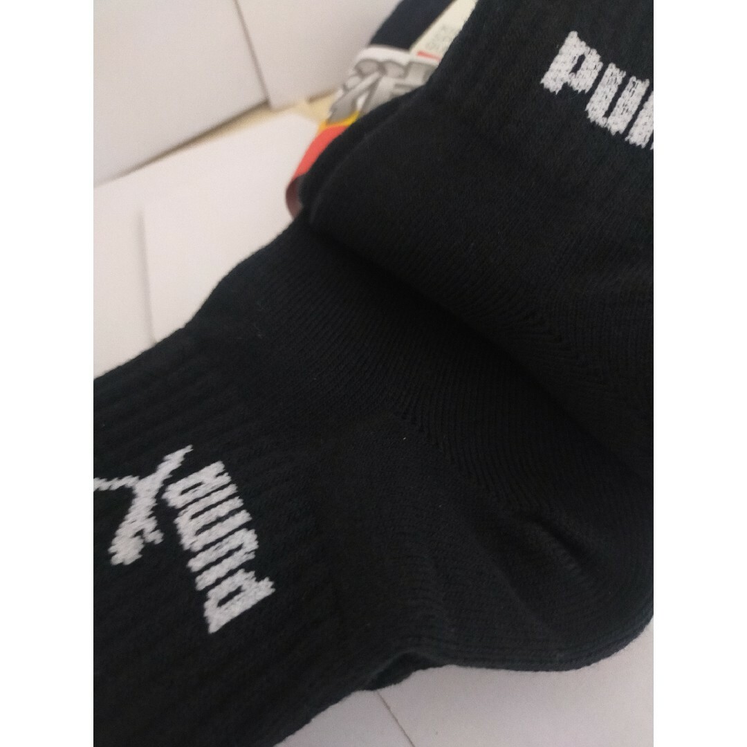 PUMA(プーマ)の3足　21-23cm　PUMA　黒　靴下 キッズ/ベビー/マタニティのこども用ファッション小物(靴下/タイツ)の商品写真