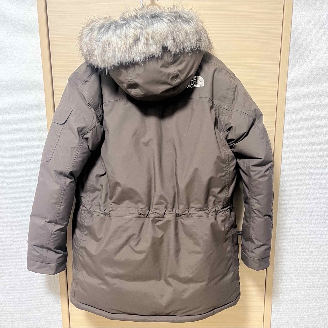 THE NORTH FACE(ザノースフェイス)のTHE NORTH FACE マクマード ブラウン US規格 ゴールドウイン メンズのジャケット/アウター(ダウンジャケット)の商品写真