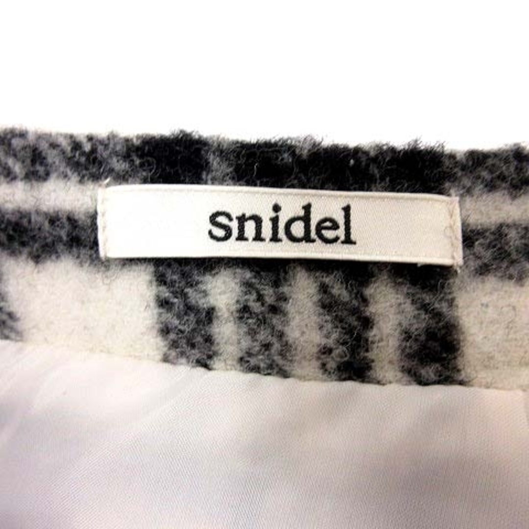 SNIDEL(スナイデル)のsnidel フレアスカート ミニ ツイード チェック ウール 0 白 黒 レディースのスカート(ミニスカート)の商品写真