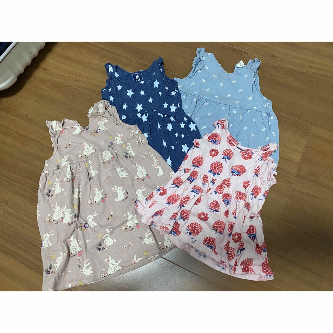 GAP Kids(ギャップキッズ)の女の子⭐︎ワンピースまとめ売り キッズ/ベビー/マタニティのベビー服(~85cm)(ワンピース)の商品写真