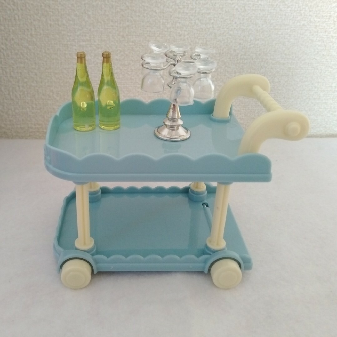 バービー 小物セット シャンパン ワゴン カート ダイニングテーブル リカちゃん エンタメ/ホビーのおもちゃ/ぬいぐるみ(キャラクターグッズ)の商品写真