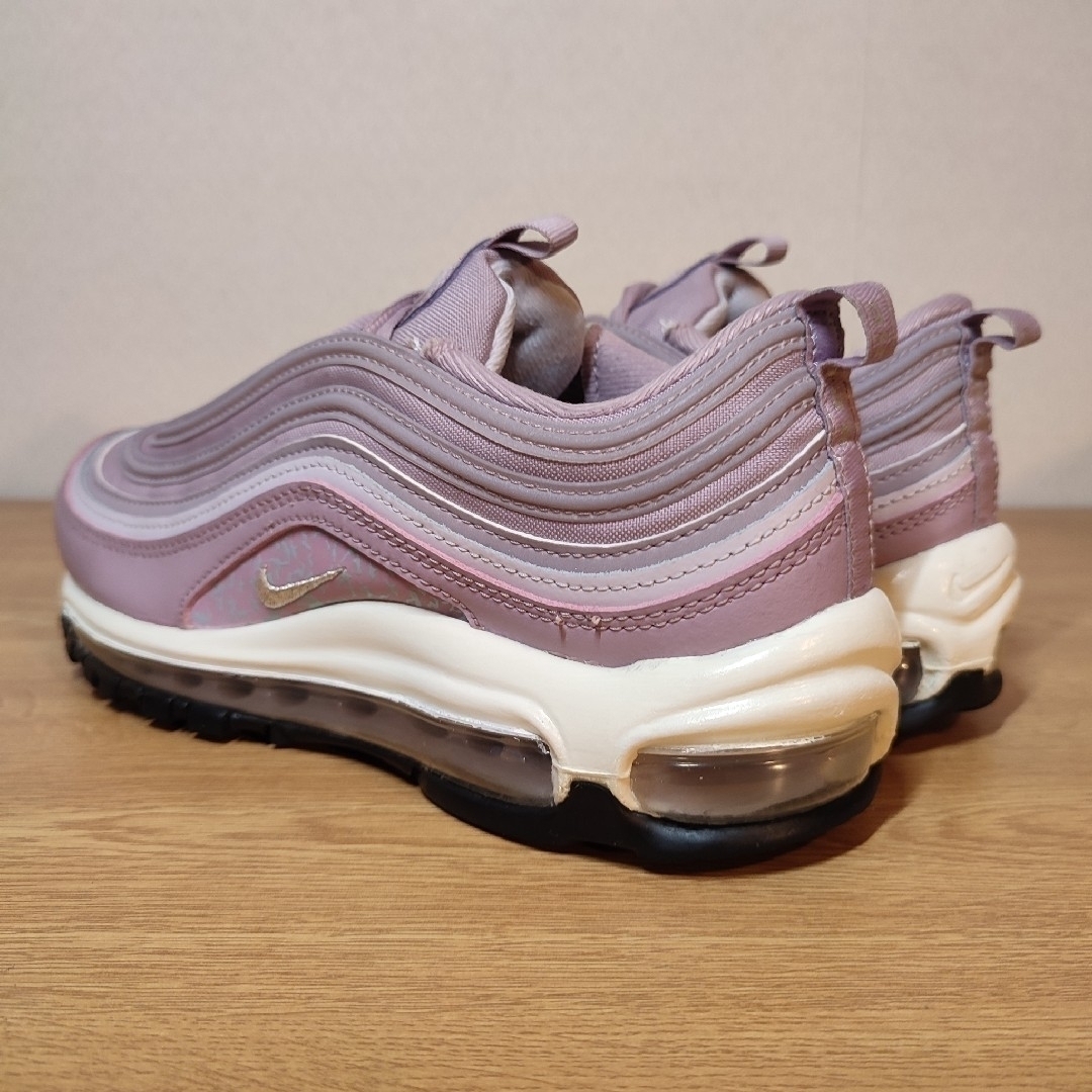 NIKE(ナイキ)の特別モデル NIKE WMNS AIR MAX 97 "Plum"① レディースの靴/シューズ(スニーカー)の商品写真