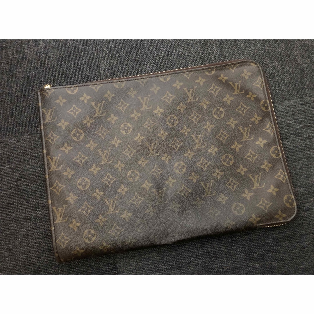 バッグLOUIS VUITTON ルイ・ヴィトン ポッシュ ドキュマン クラッチバッグ