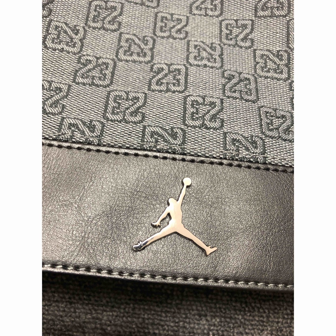 Jordan Brand（NIKE）(ジョーダン)の【新品】JORDAN MONOGRAM MINI MESSENGER BAG メンズのバッグ(メッセンジャーバッグ)の商品写真