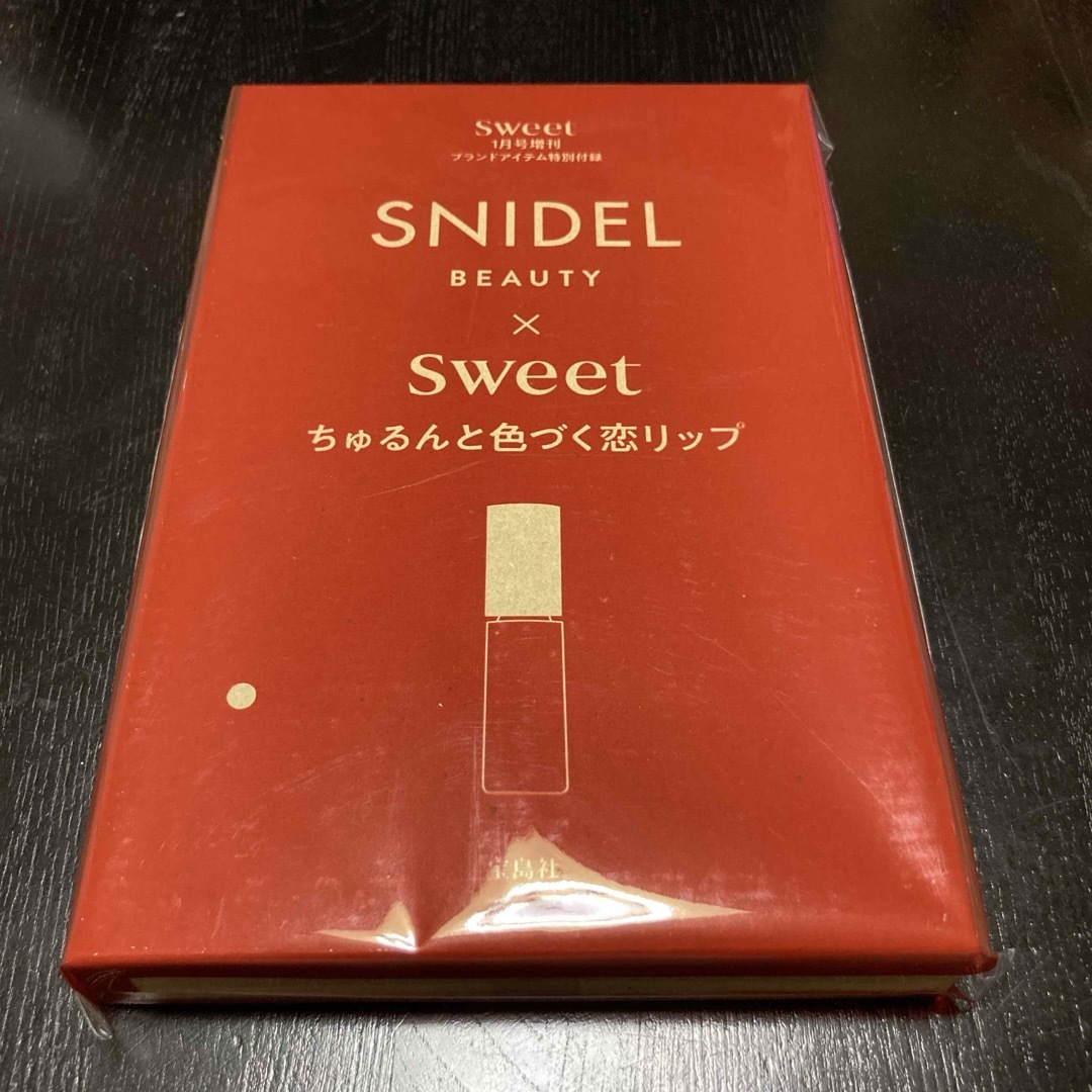 SNIDEL(スナイデル)の新品　SNIDEL BEAUTY  スナイデル ビューティー　新作リップ エンタメ/ホビーの雑誌(ファッション)の商品写真