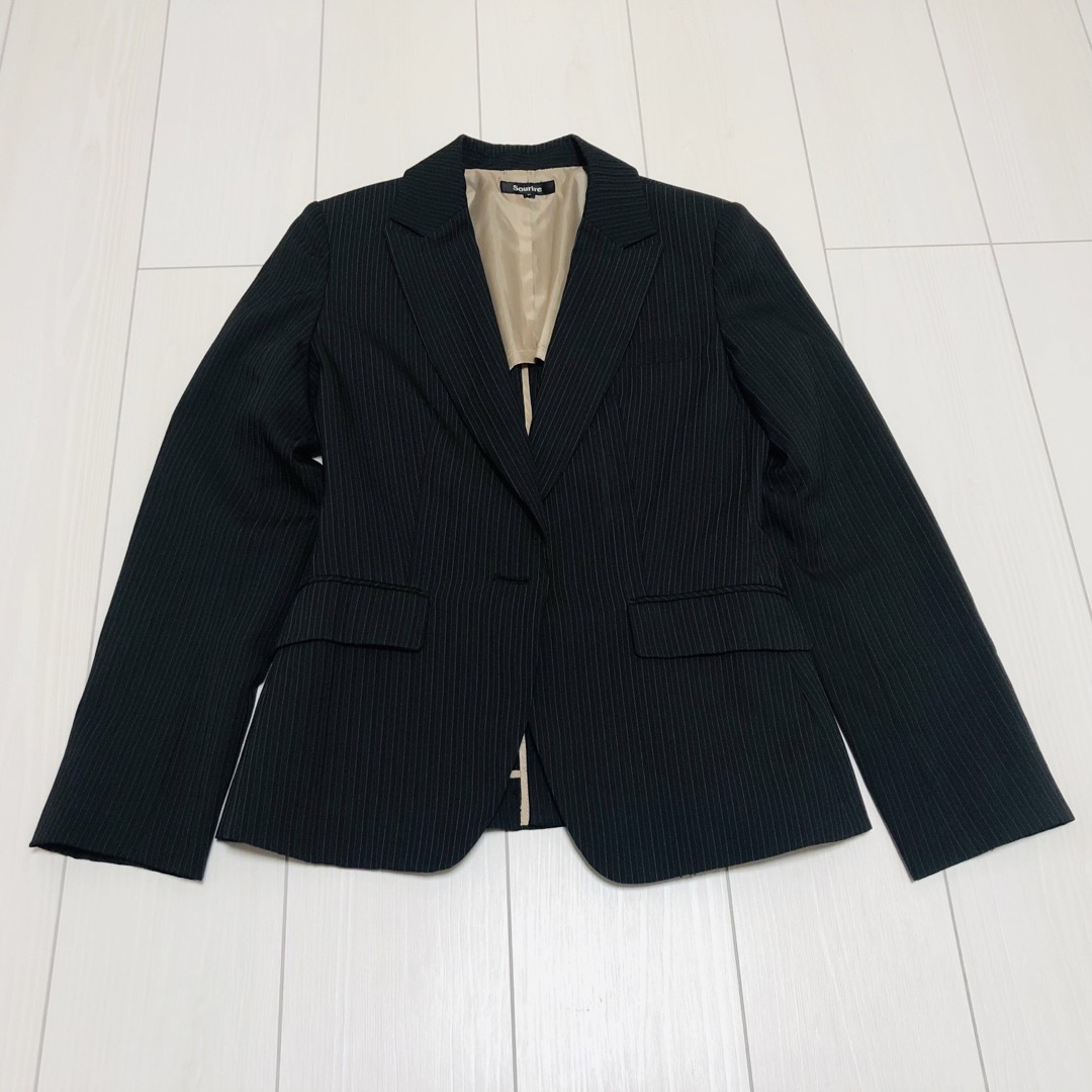 【美品】Sourire スーツ　セットアップ　フォーマル　ビジネス　ストライプ レディースのフォーマル/ドレス(スーツ)の商品写真