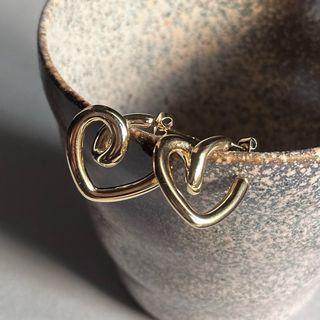 アメリヴィンテージ(Ameri VINTAGE)のHeart curl pierce gold No.1197(ピアス)