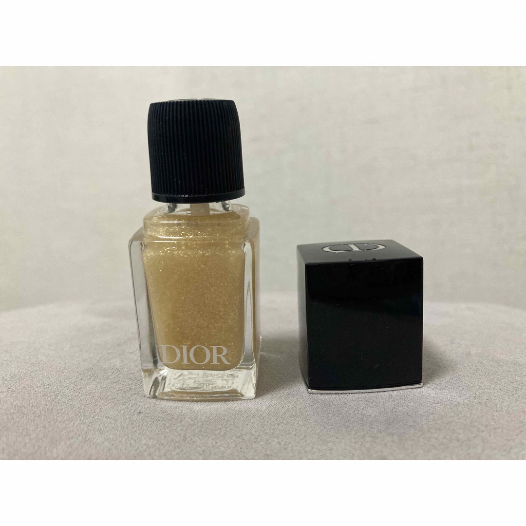 Dior(ディオール)のディオール　ヴェルニ　ネイルトップコート コスメ/美容のネイル(ネイルトップコート/ベースコート)の商品写真