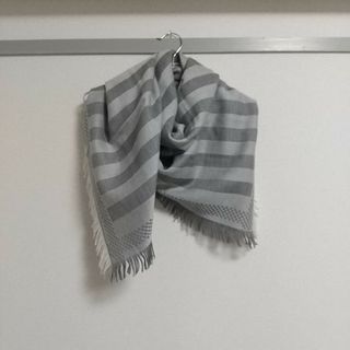 [美品]WOOL100%正方形ストール(ストール/パシュミナ)