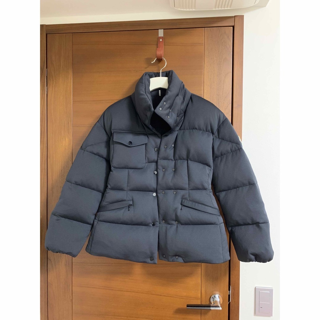 MONCLER(モンクレール)のフード無し　モンクレール　カラコルム　定価36万　2 ブラック　moncler レディースのジャケット/アウター(ダウンジャケット)の商品写真