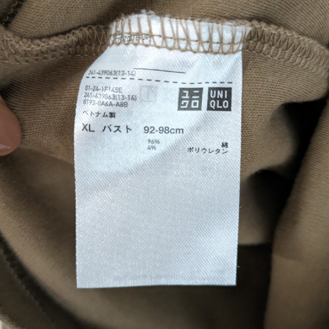 UNIQLO(ユニクロ)のユニクロ スムースストレッチコットンタートルネックT（ブラウン） レディースのトップス(Tシャツ(長袖/七分))の商品写真