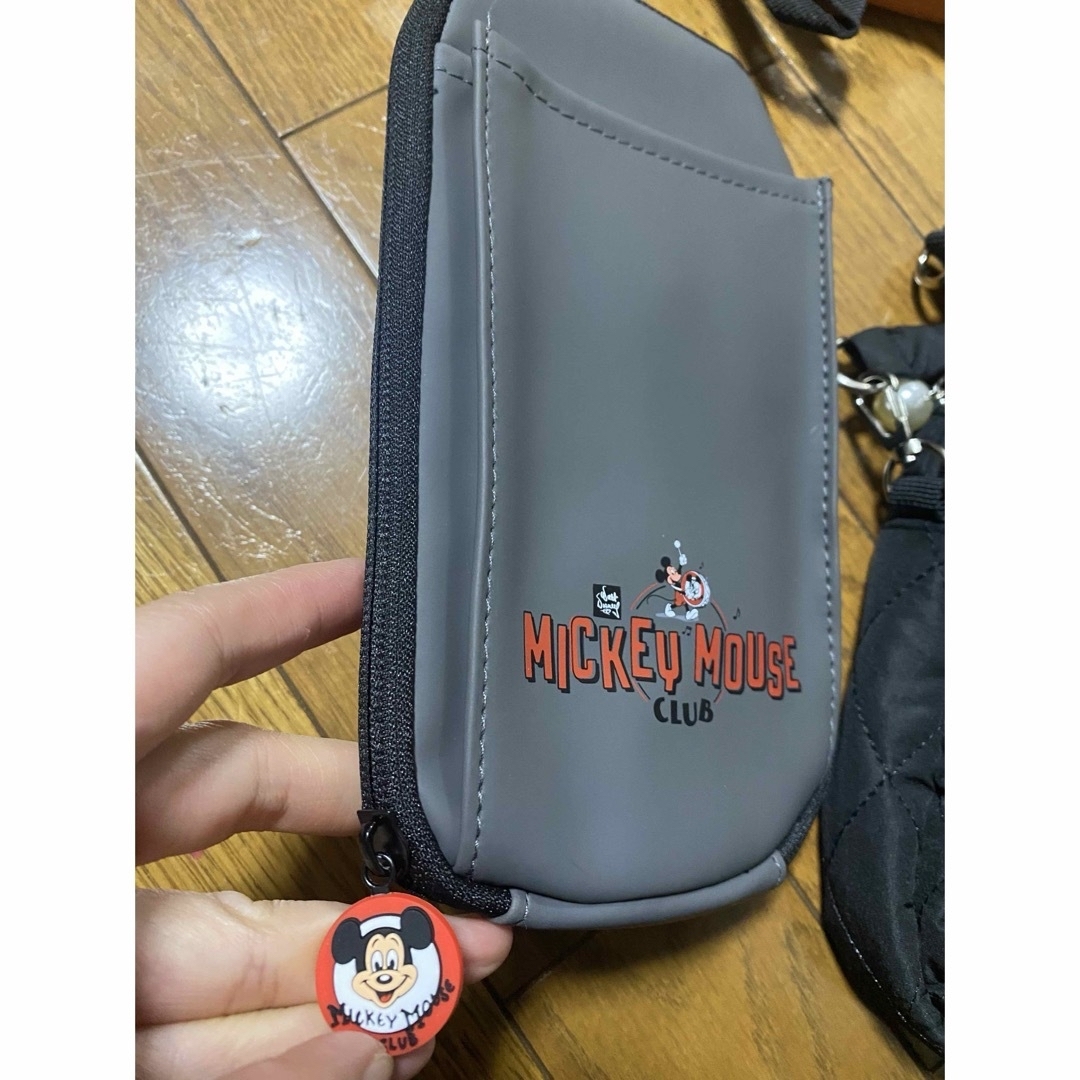 Disney(ディズニー)のスマホポシェット4個セット スマホ/家電/カメラのスマホアクセサリー(その他)の商品写真