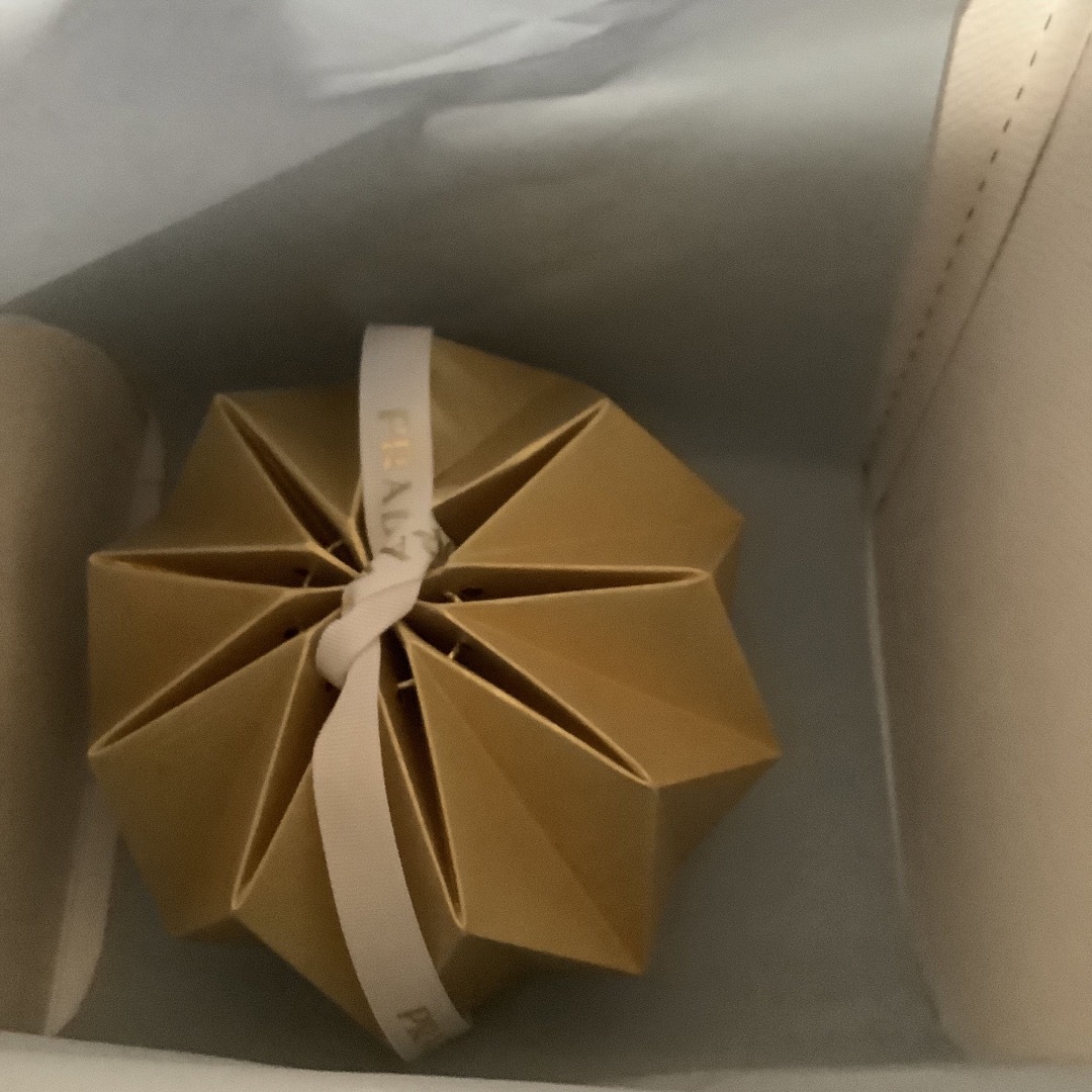 PRADA - PRADA オーナメント 非売品 ノベルティ ゴールド プラダ PRADA - PRADA オーナメント 非売品 ノベルティ ゴールド プラダ