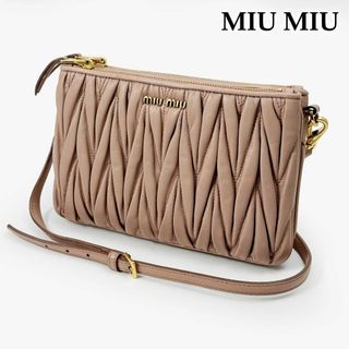 ミュウミュウ ミニバッグの通販 300点以上 | miumiuを買うならラクマ