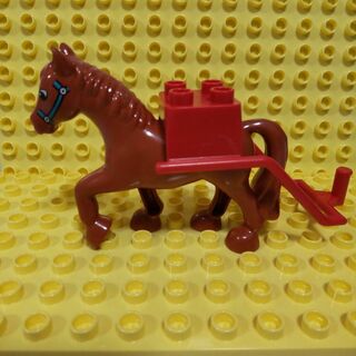 デュプロ　互換　茶色の馬とハーネス(赤)　馬車　荷馬車　特殊パーツ　接続ブロック(知育玩具)
