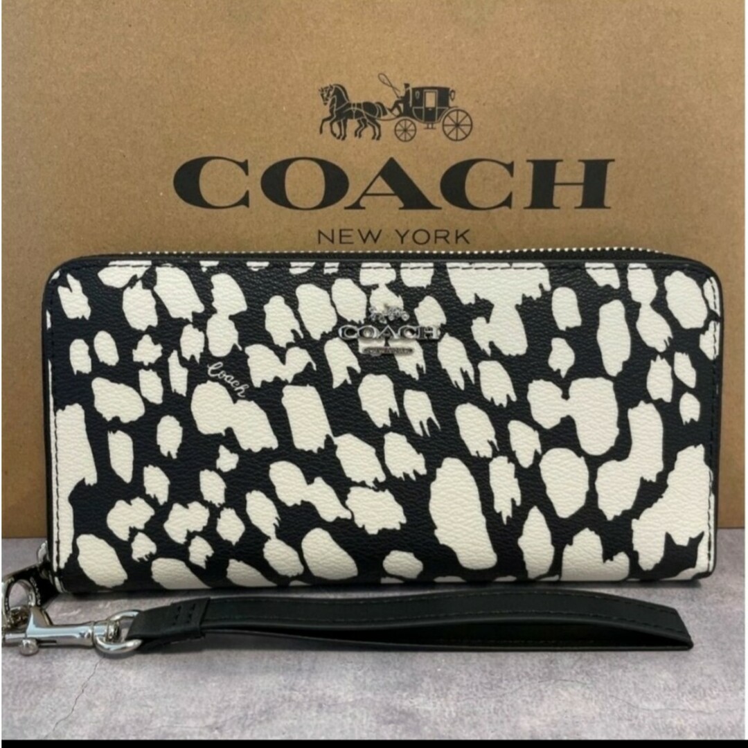 財布新品　COACH　長財布　ラウンドファスナー　アニマル　モノクロ　小銭入れ有