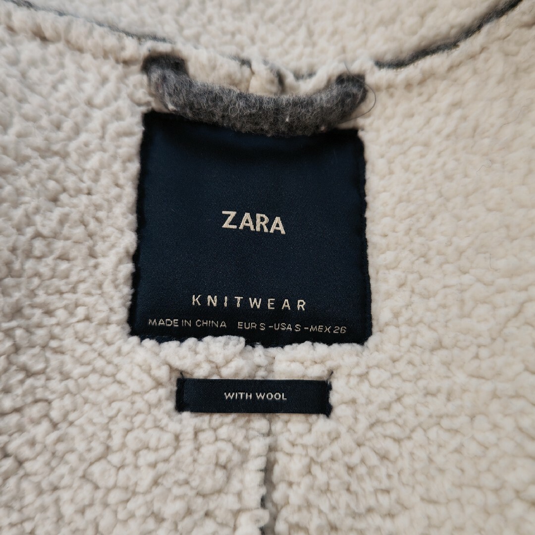 ZARA(ザラ)の美品✨『ZARA』ウール コート ムートン ボア ダブル 長袖 グレー レディースのジャケット/アウター(ピーコート)の商品写真