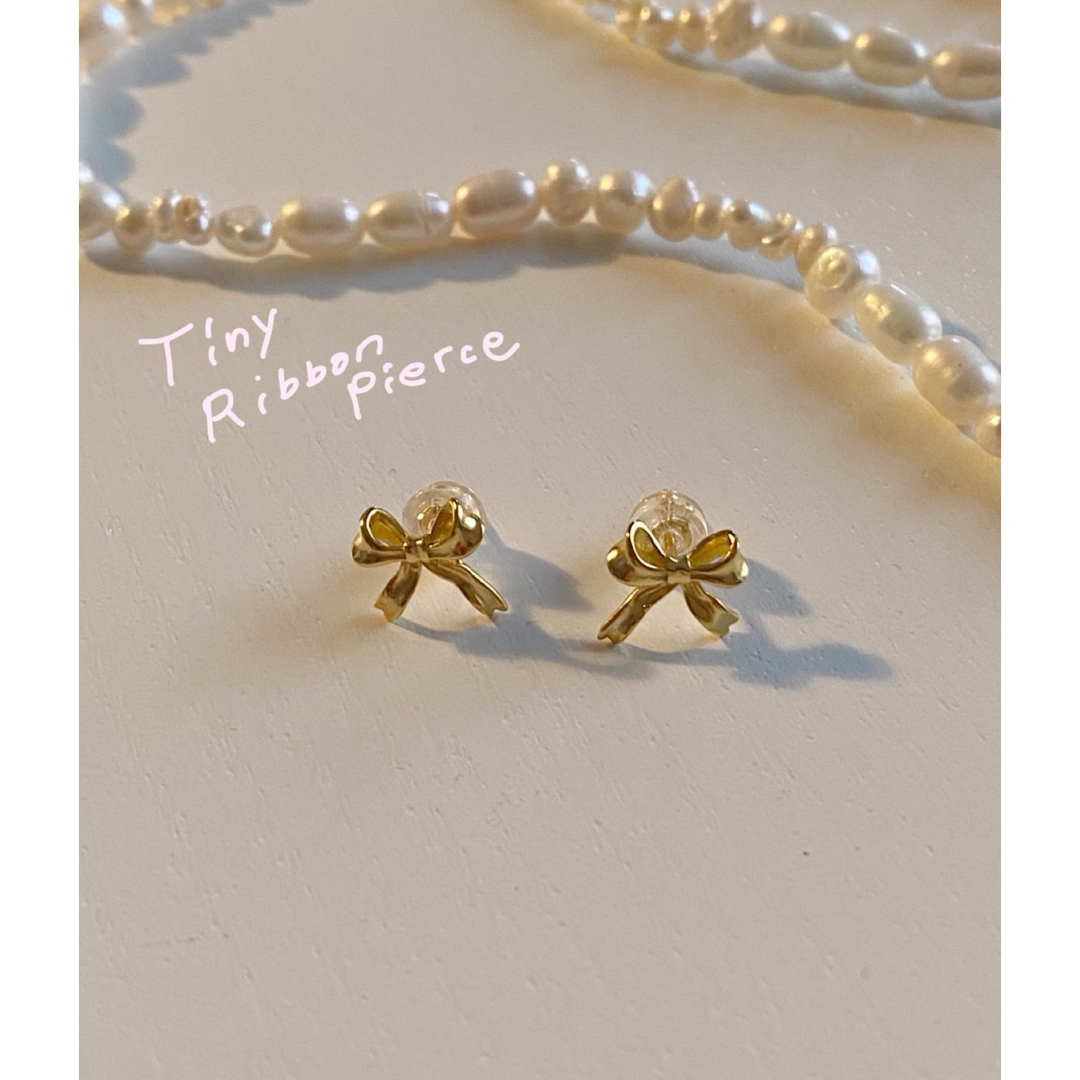 Lochie(ロキエ)のwhim Tiny Ribbon Pierce-シルバー925リボンピアス- レディースのアクセサリー(ピアス)の商品写真