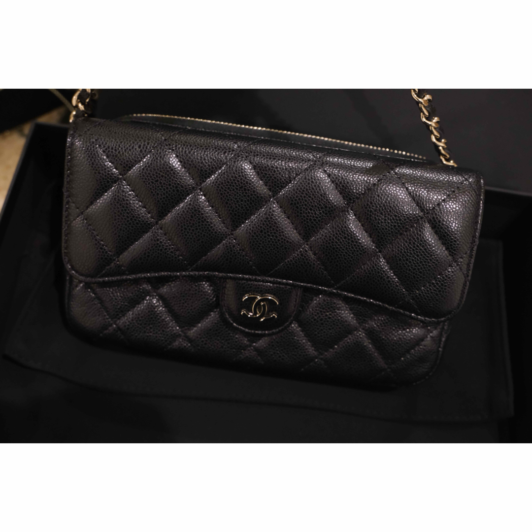 CHANEL(シャネル)のCHANEL シャネル　チェーンウォレット　スマートフォンケース レディースのバッグ(ショルダーバッグ)の商品写真