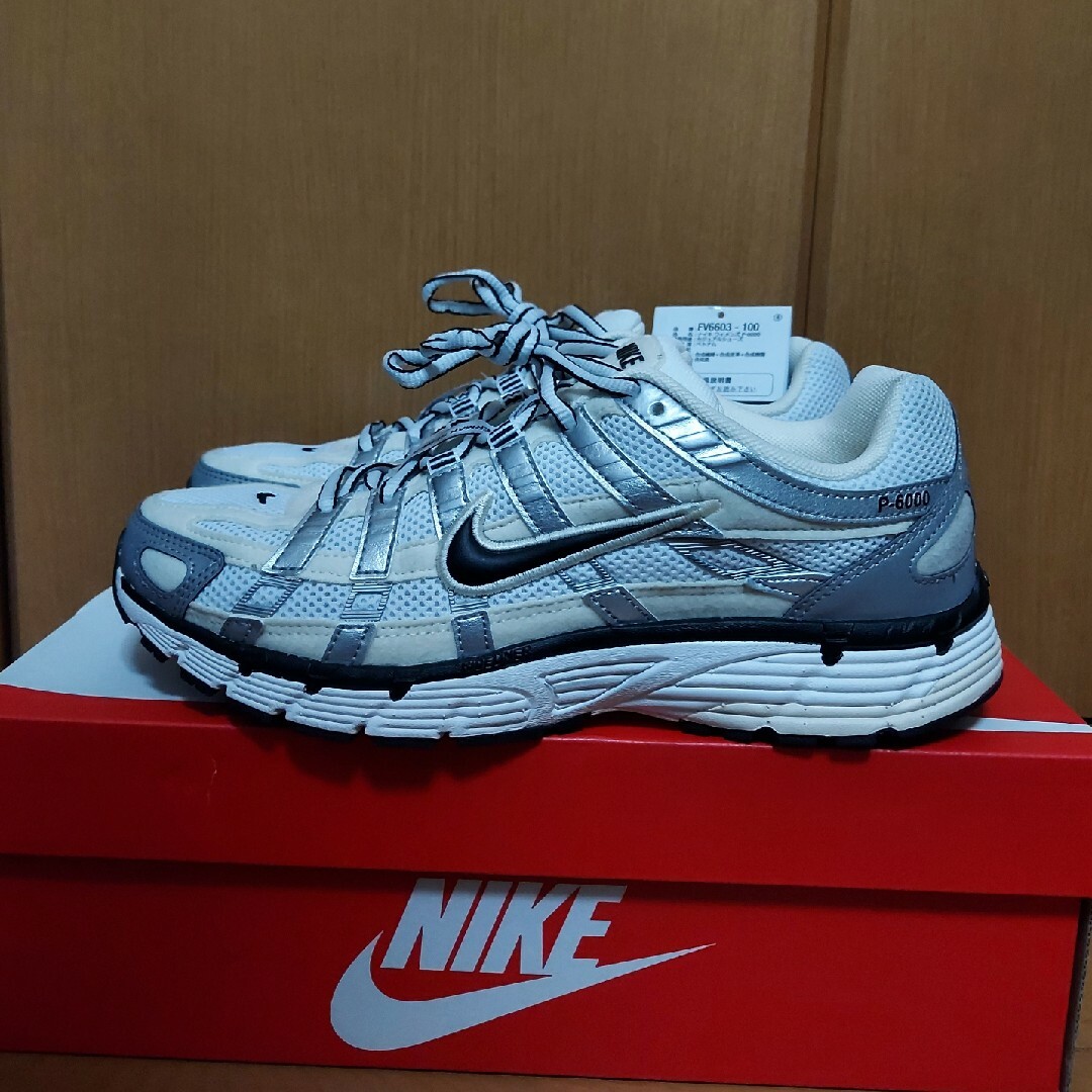 NIKE(ナイキ)のNIKE W P-6000 25センチ レディースの靴/シューズ(スニーカー)の商品写真