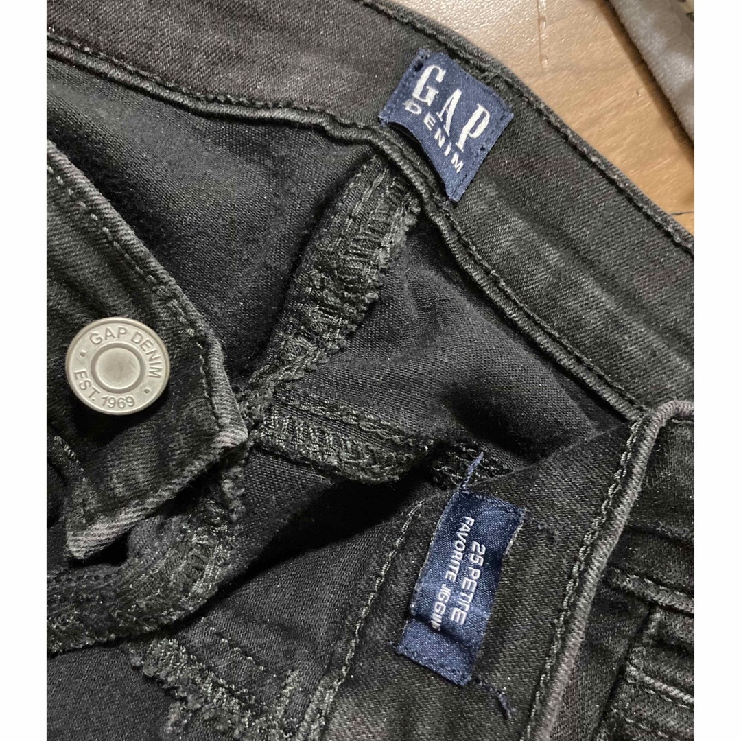 GAP(ギャップ)のGAP ブラック　スキニー  レディースのパンツ(スキニーパンツ)の商品写真